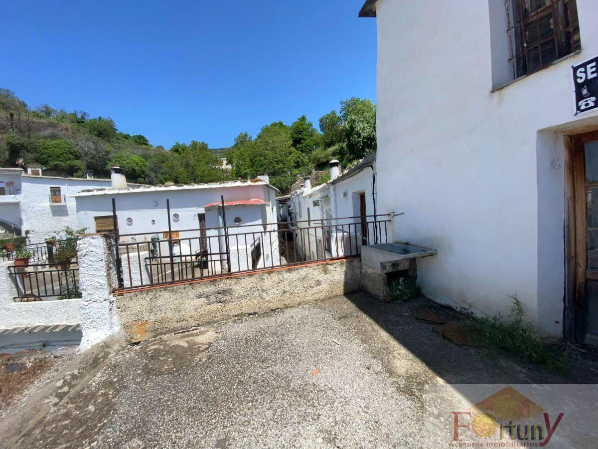 For sale of house in Pórtugos
