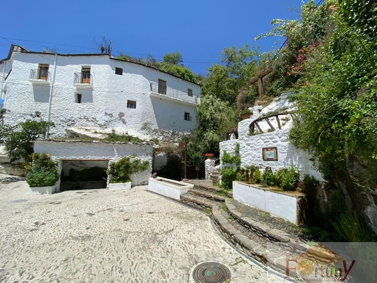 For sale of house in Pórtugos