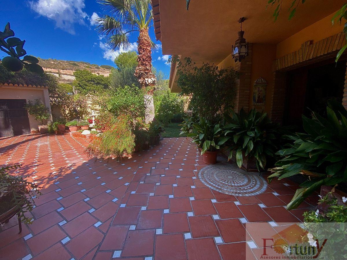 For sale of house in La Herradura