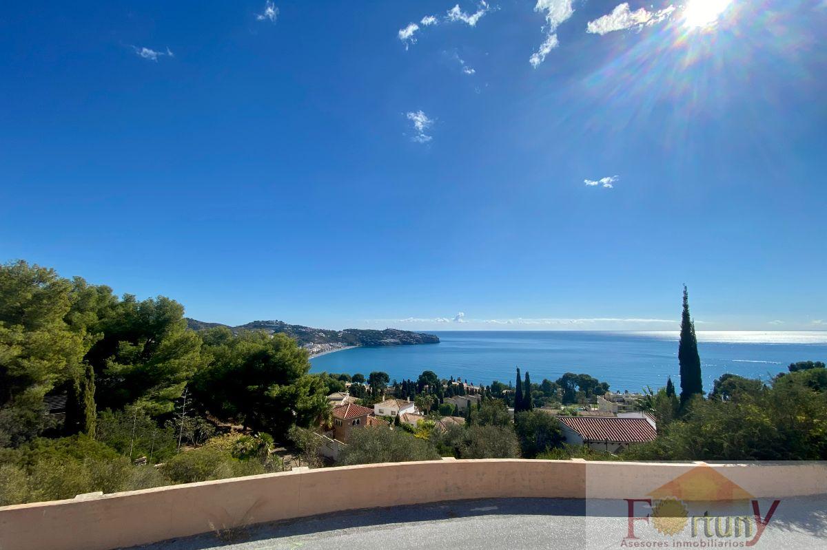 For sale of house in La Herradura