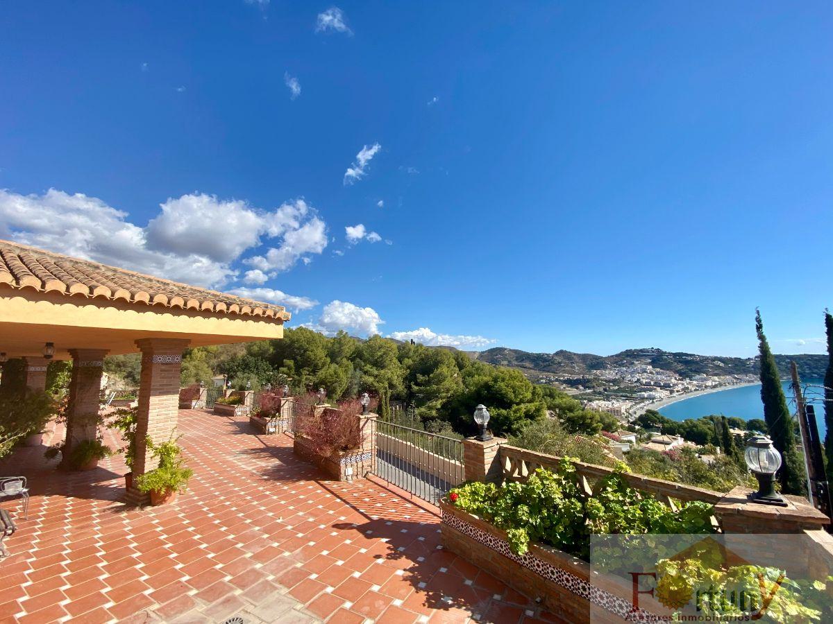 For sale of house in La Herradura