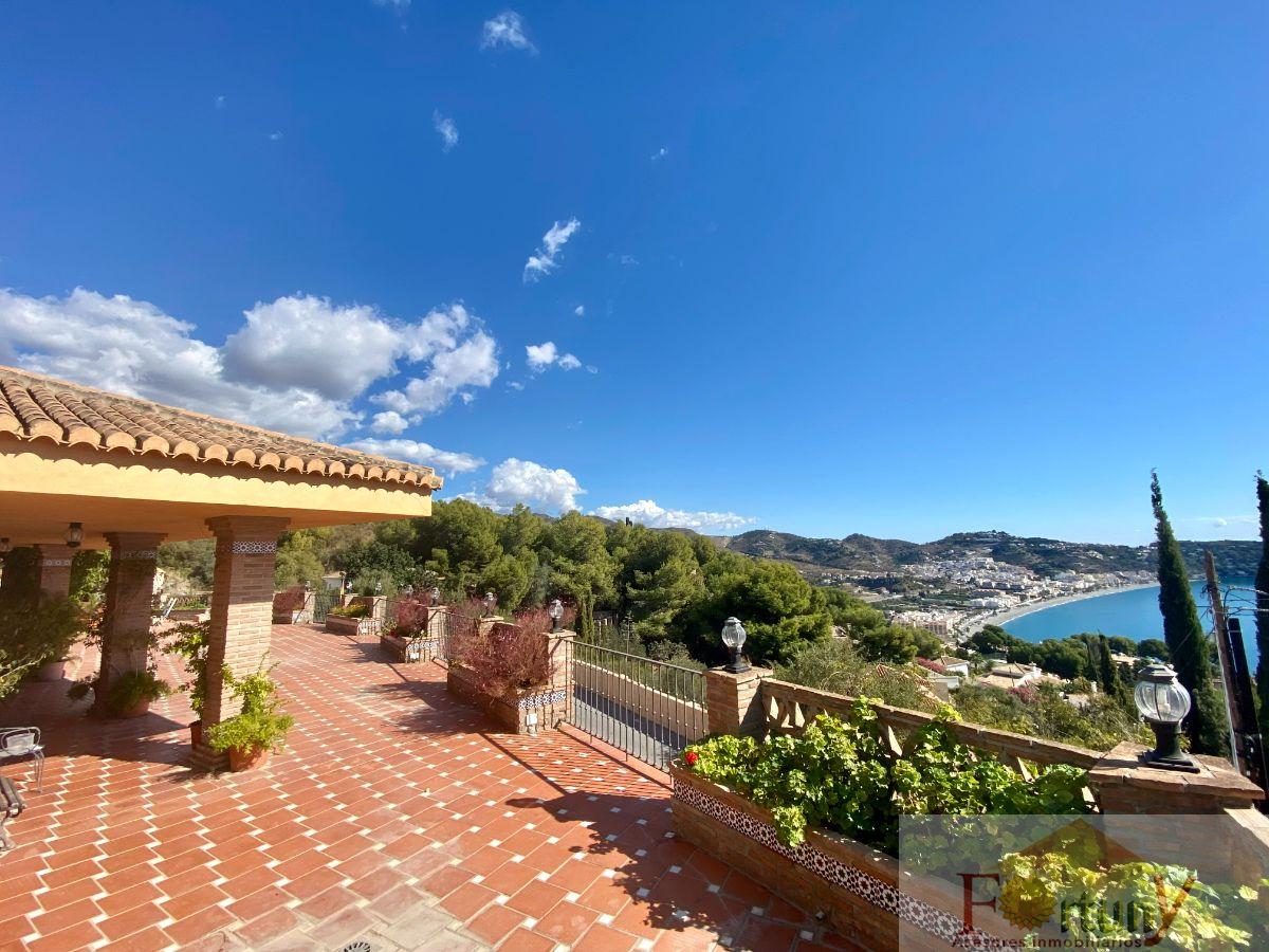 For sale of house in La Herradura