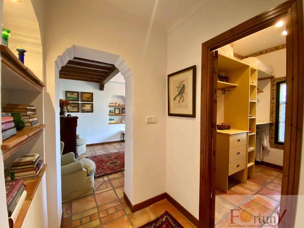 For sale of villa in La Herradura