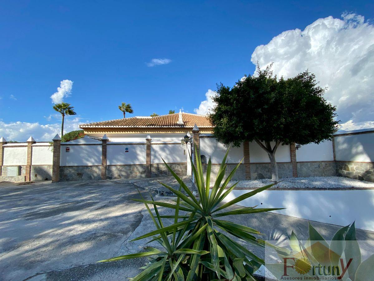 For sale of villa in La Herradura