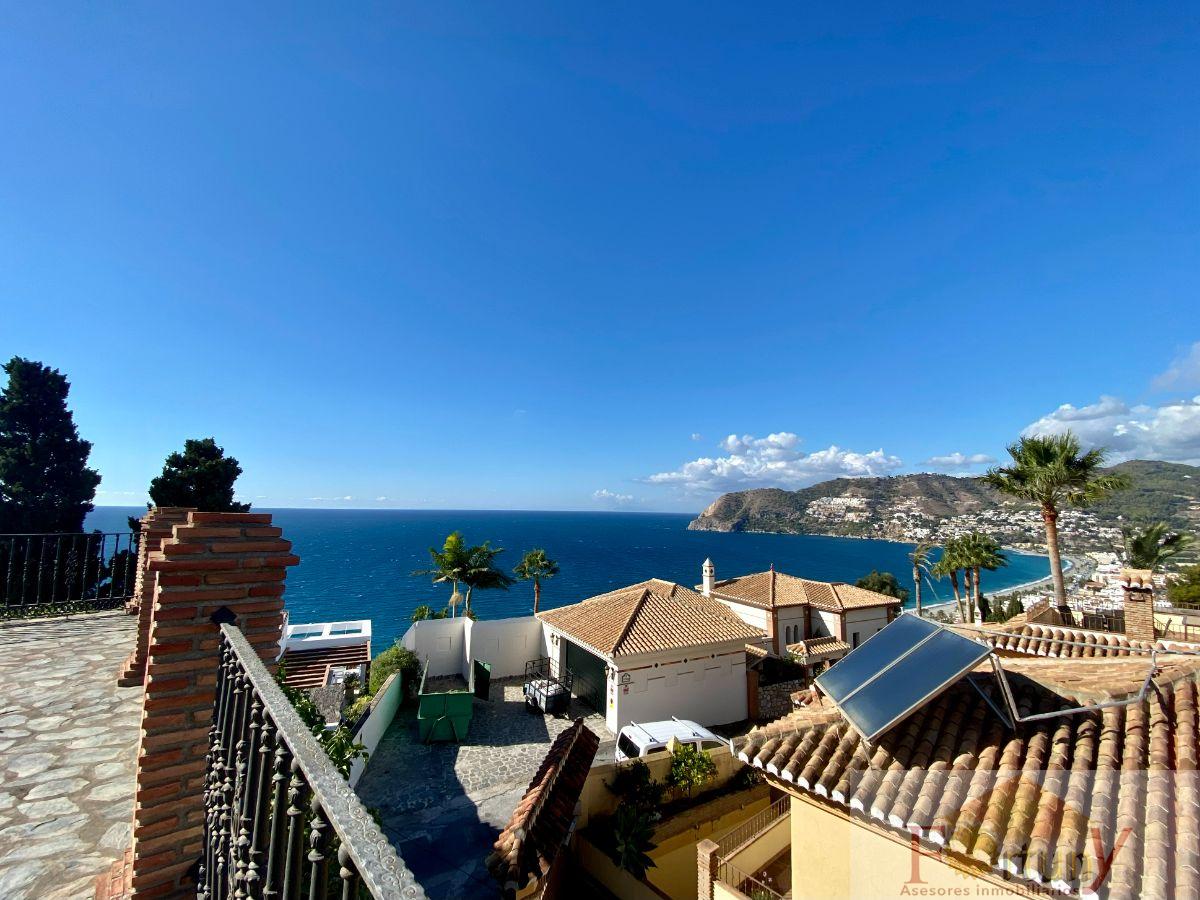 For sale of villa in La Herradura