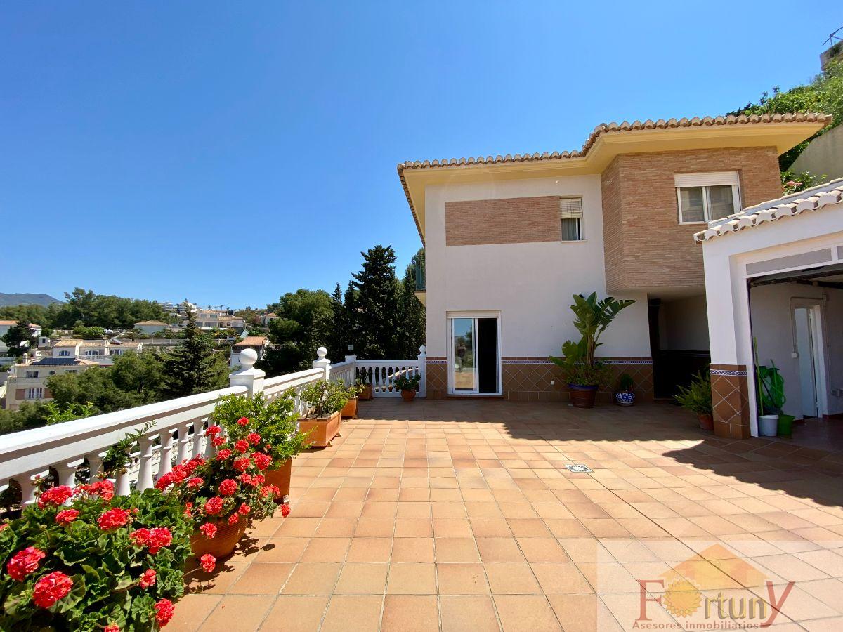 For sale of house in Almuñécar