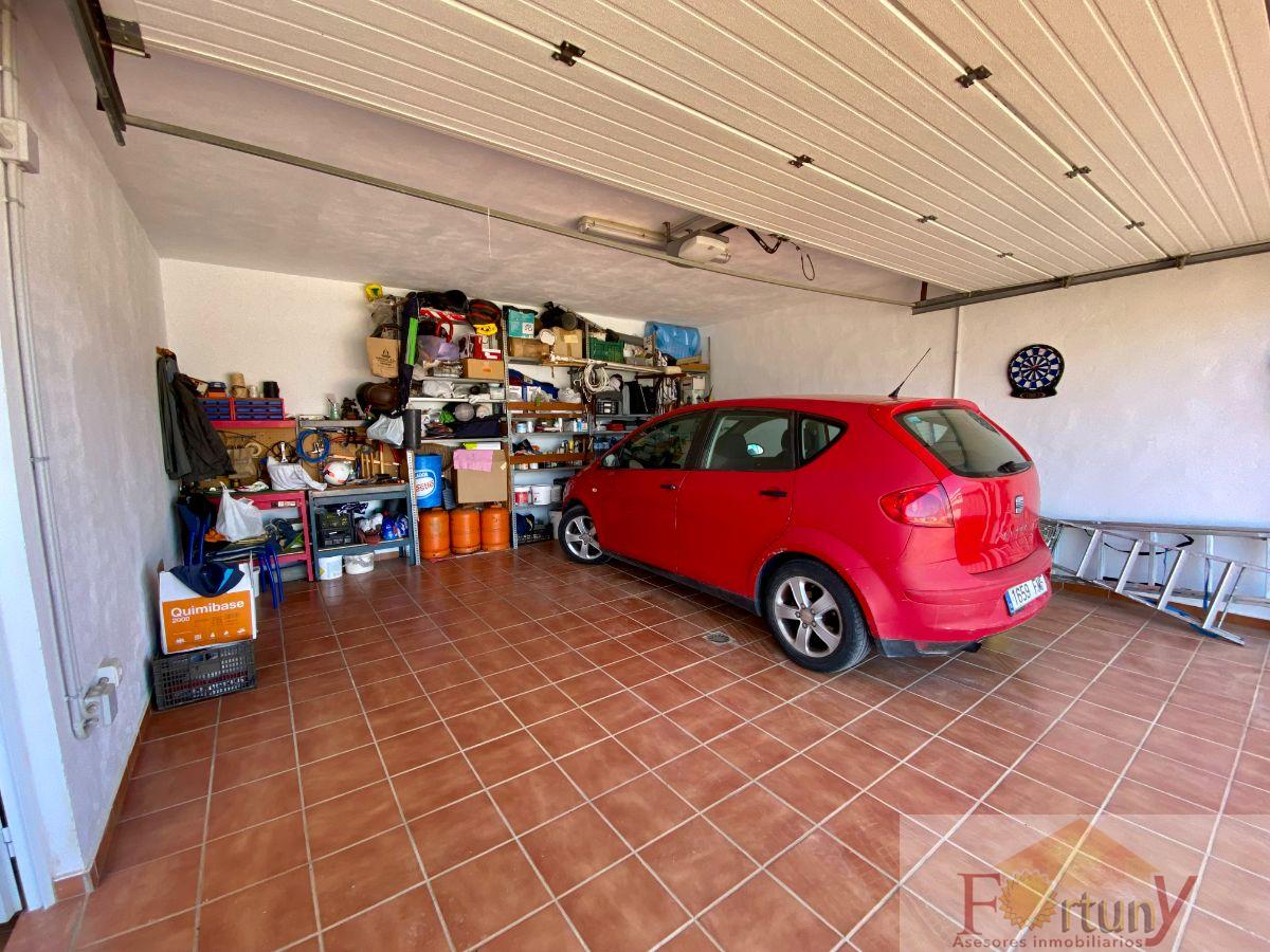 For sale of house in Almuñécar