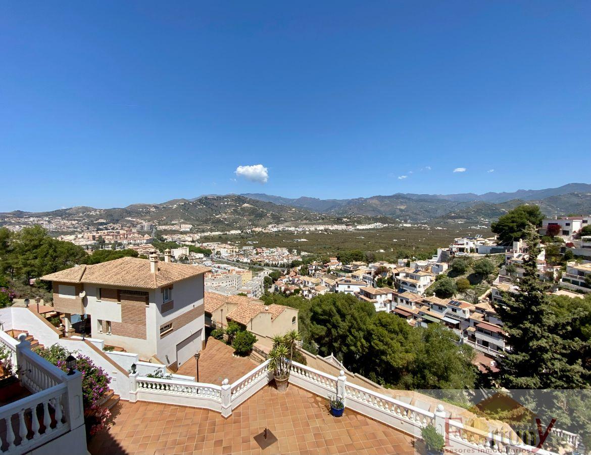 For sale of house in Almuñécar