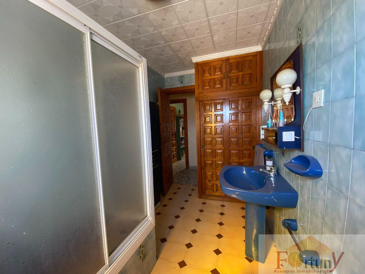 For sale of house in Salobreña