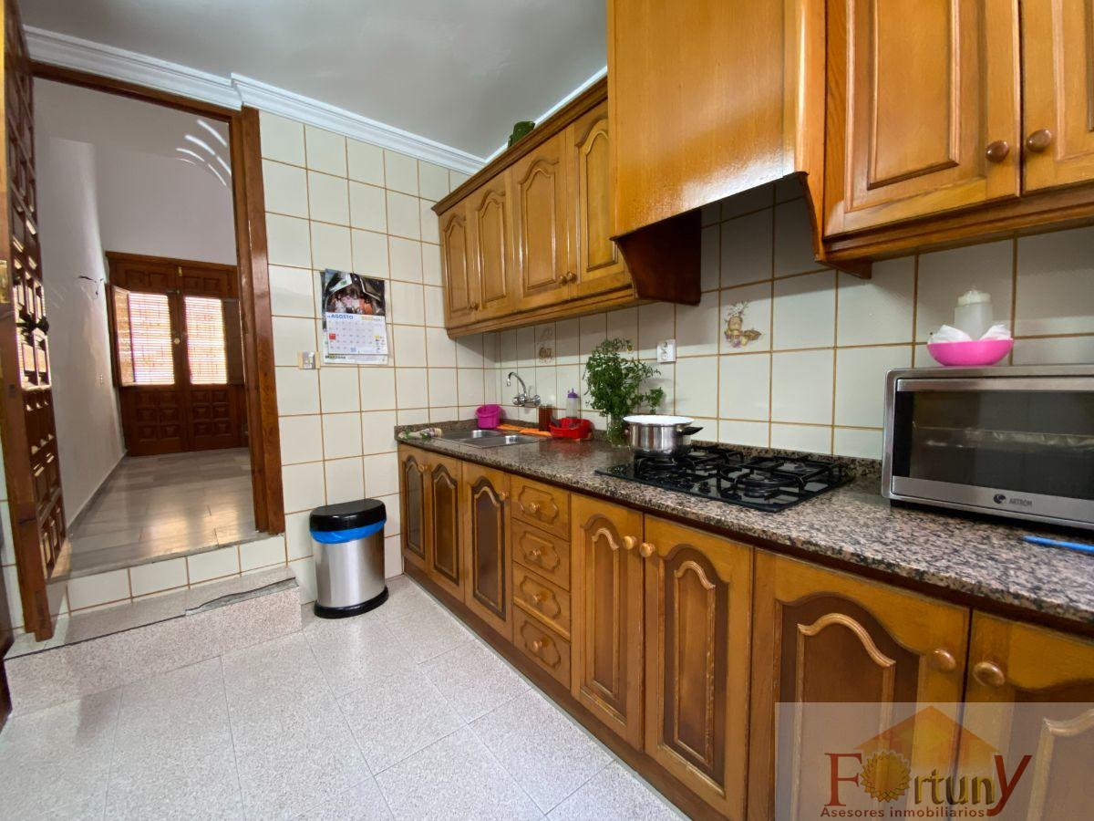 For sale of house in Salobreña