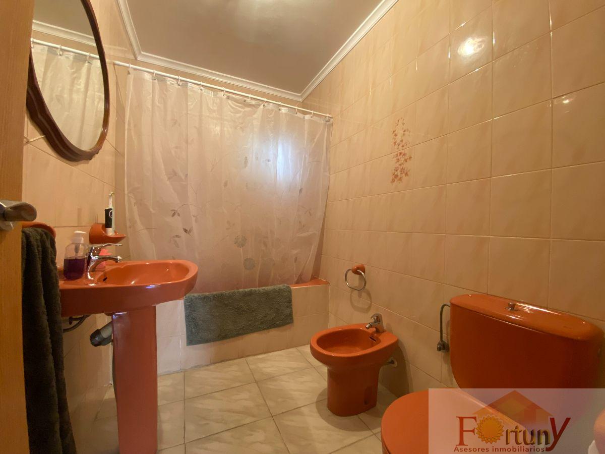 For sale of house in Salobreña