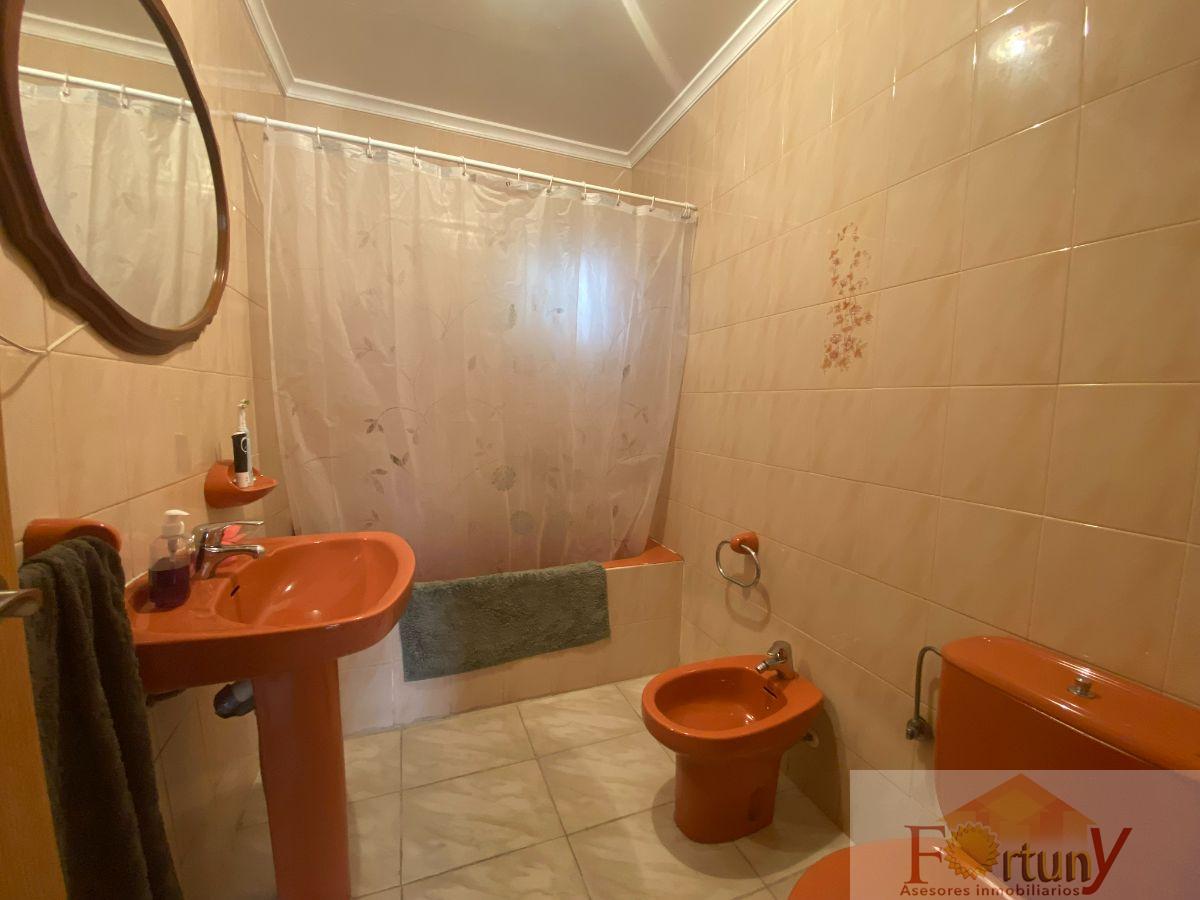 For sale of house in Salobreña