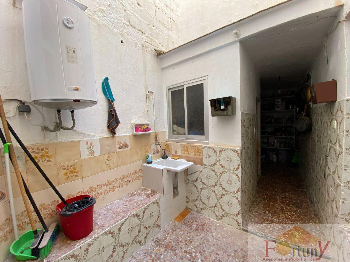 For sale of house in Salobreña