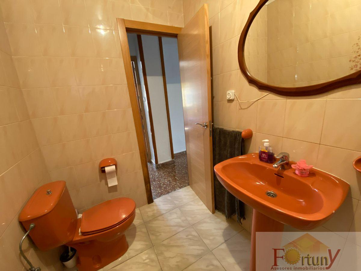 For sale of house in Salobreña