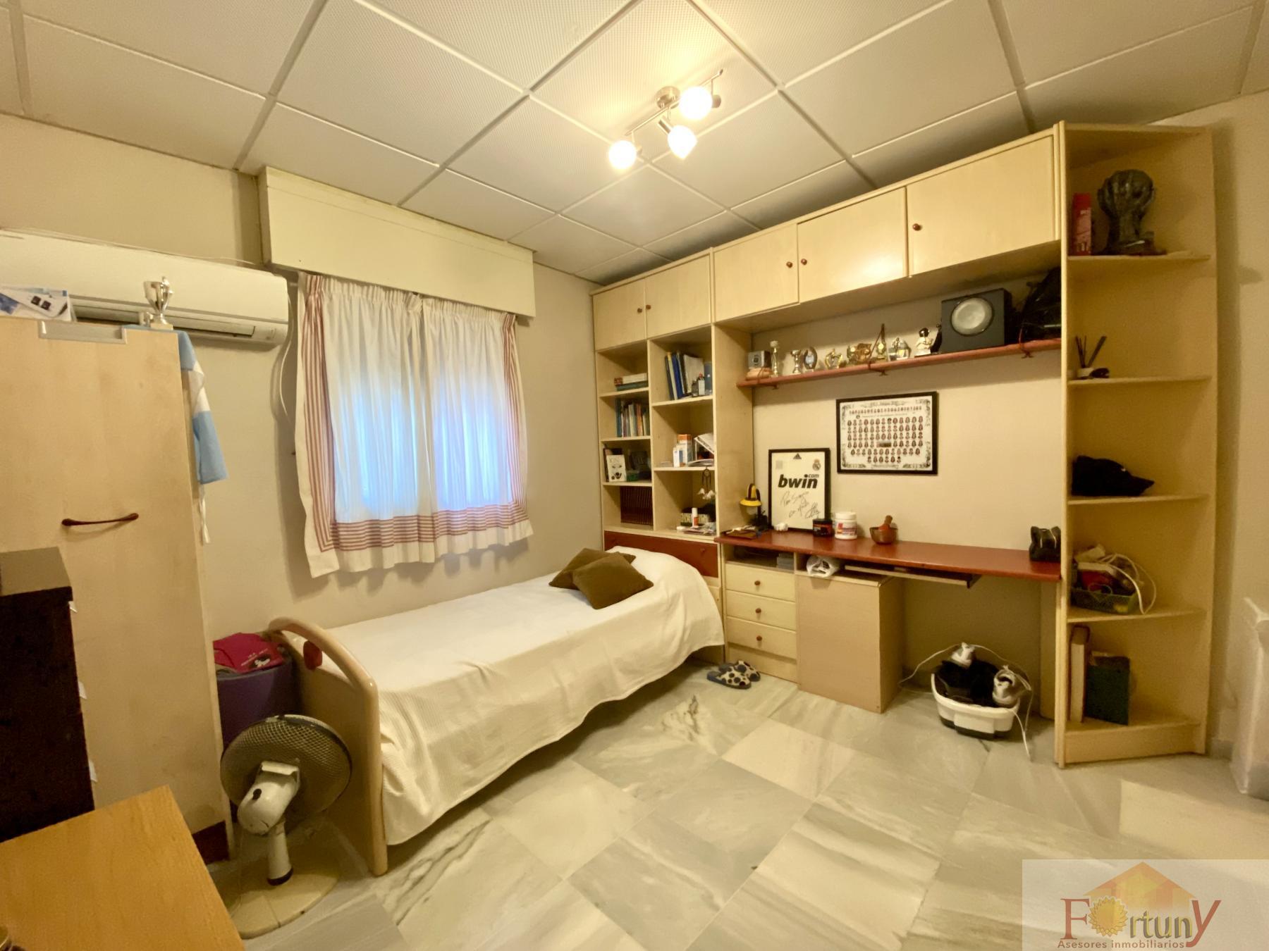 For sale of apartment in Almuñécar