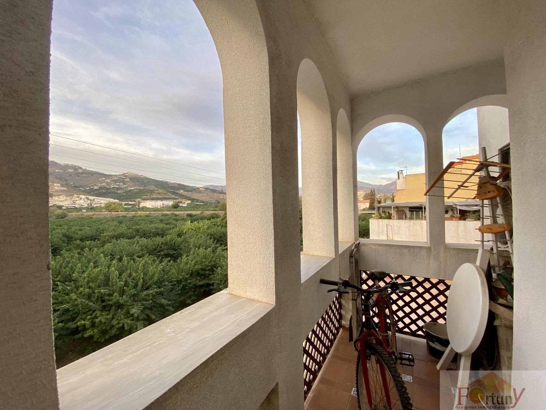 For sale of apartment in Almuñécar
