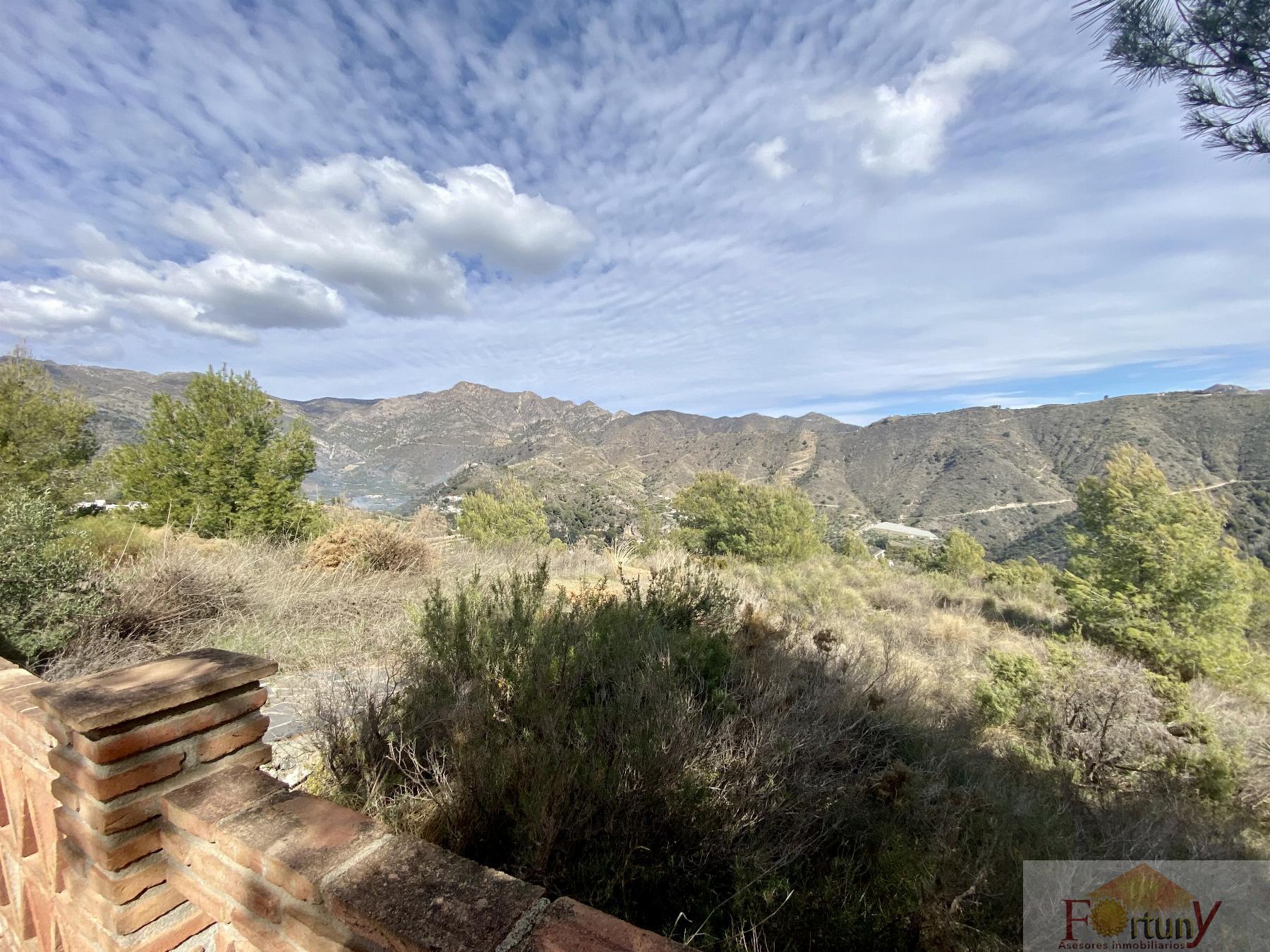 For sale of rural property in La Herradura