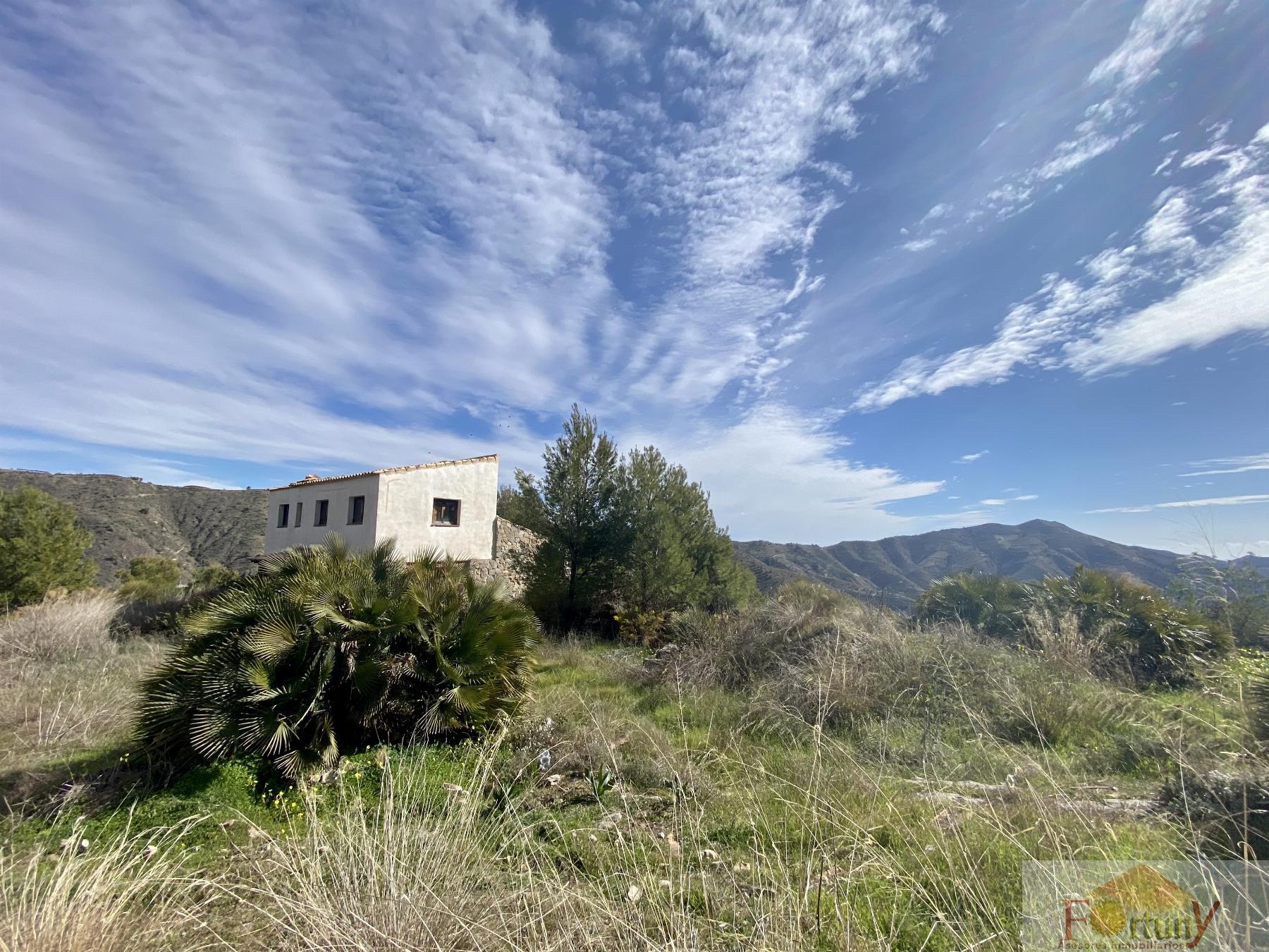 For sale of rural property in La Herradura