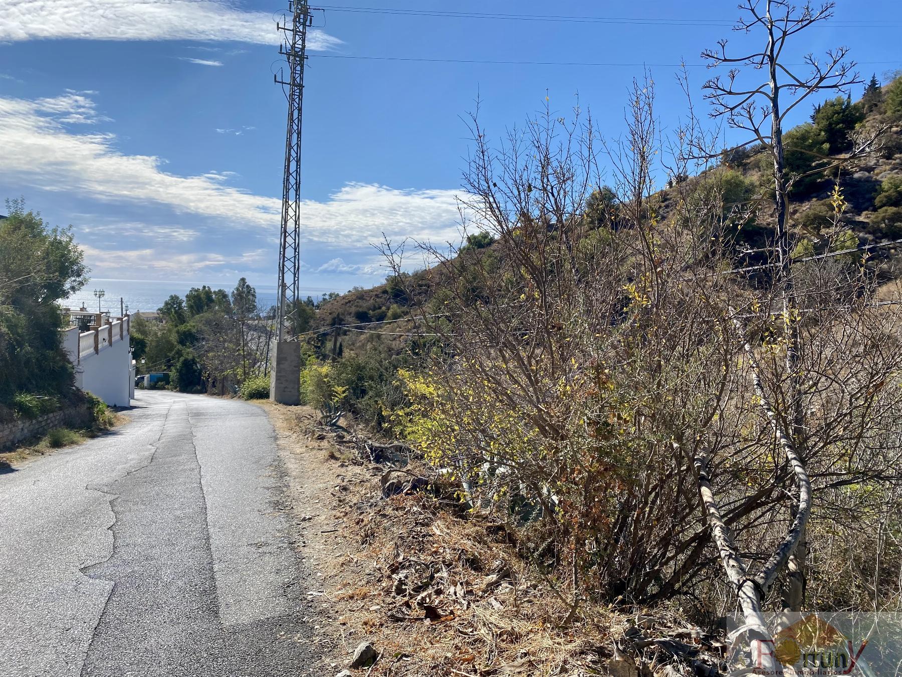 For sale of land in Almuñécar