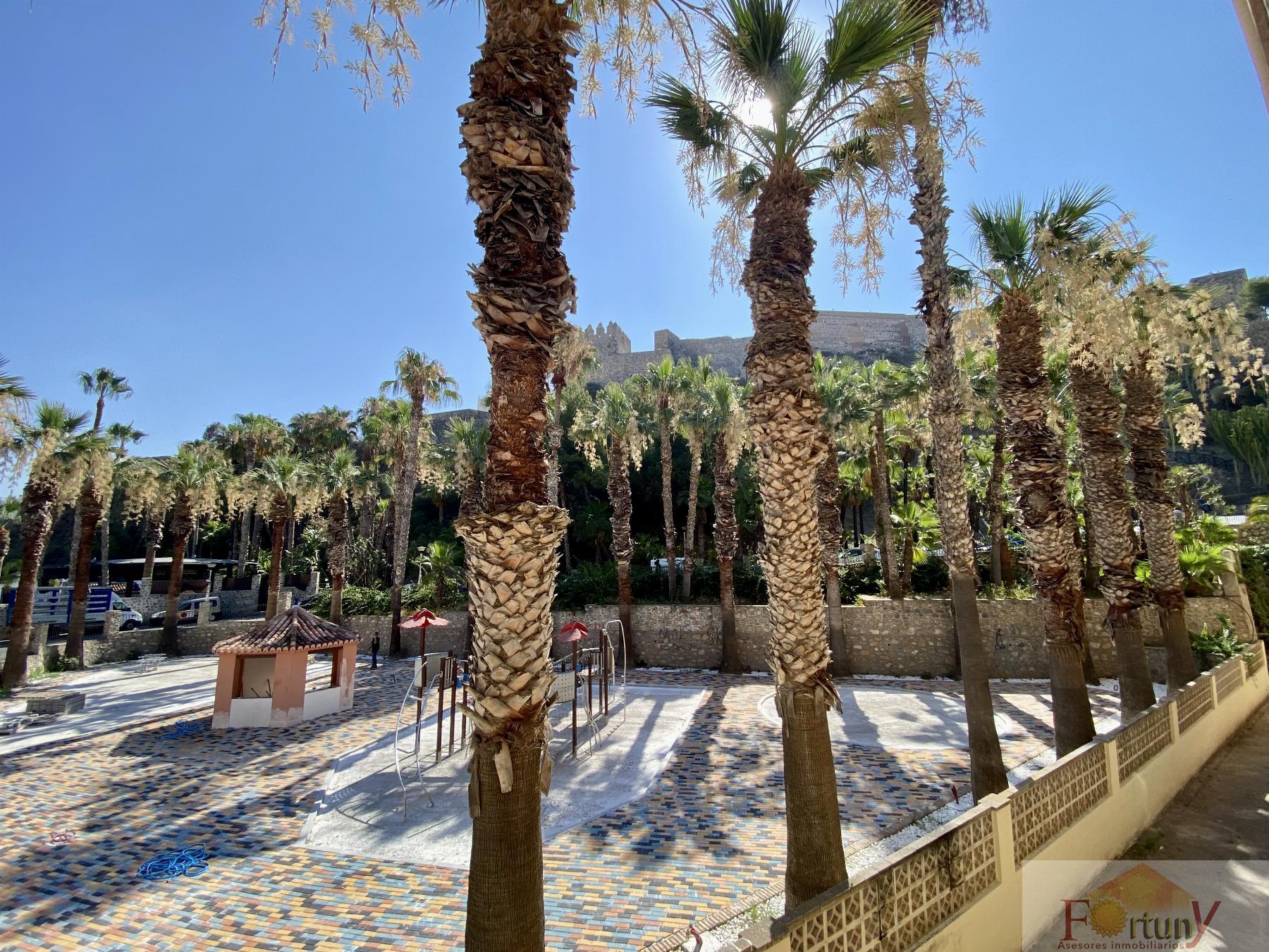 For sale of apartment in Almuñécar