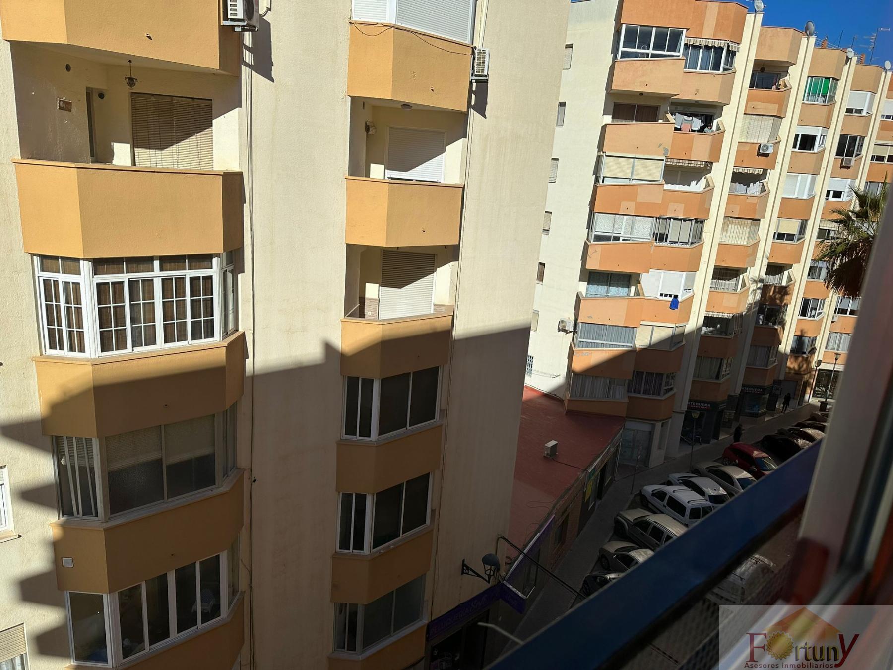 For sale of apartment in Almuñécar