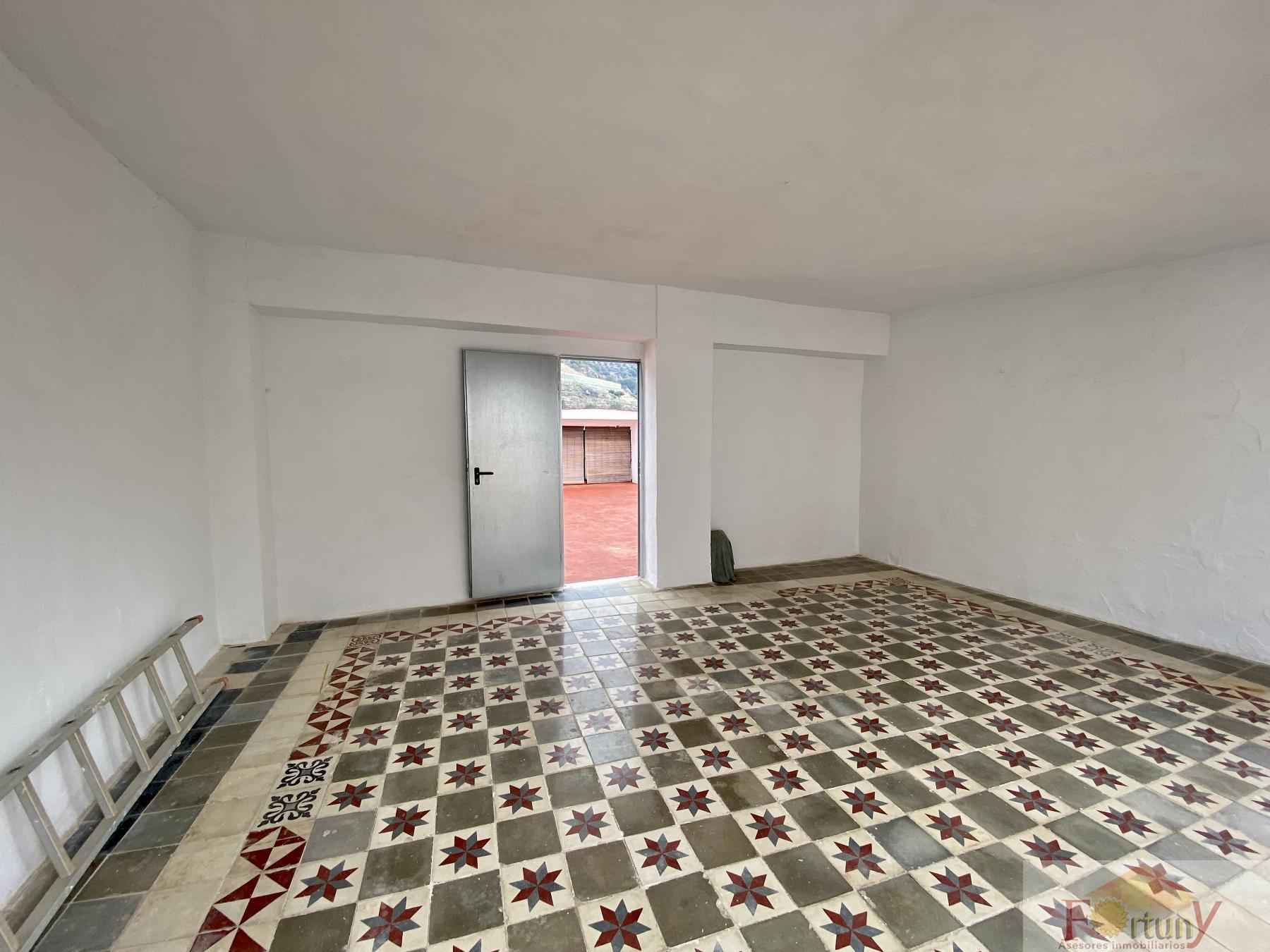 For sale of house in Itrabo