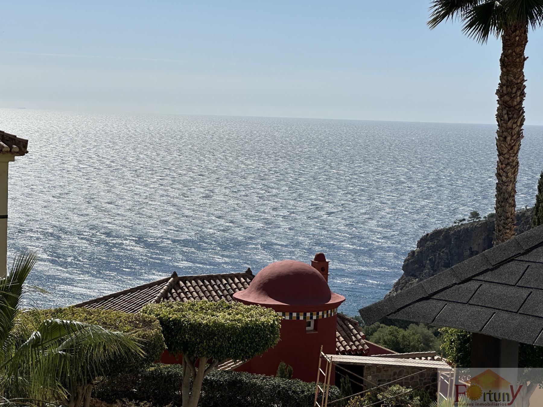 For sale of house in La Herradura