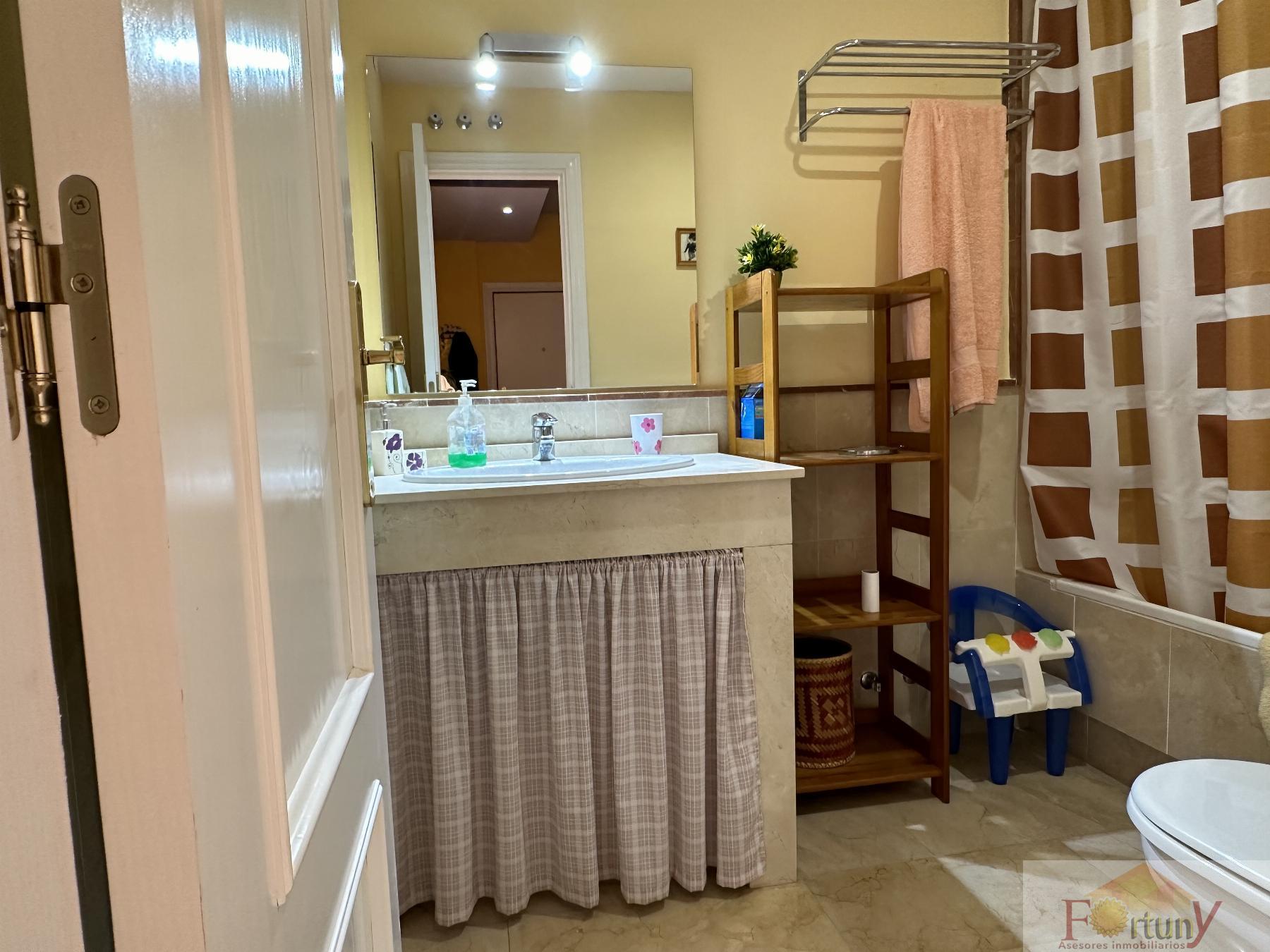 For sale of house in La Herradura