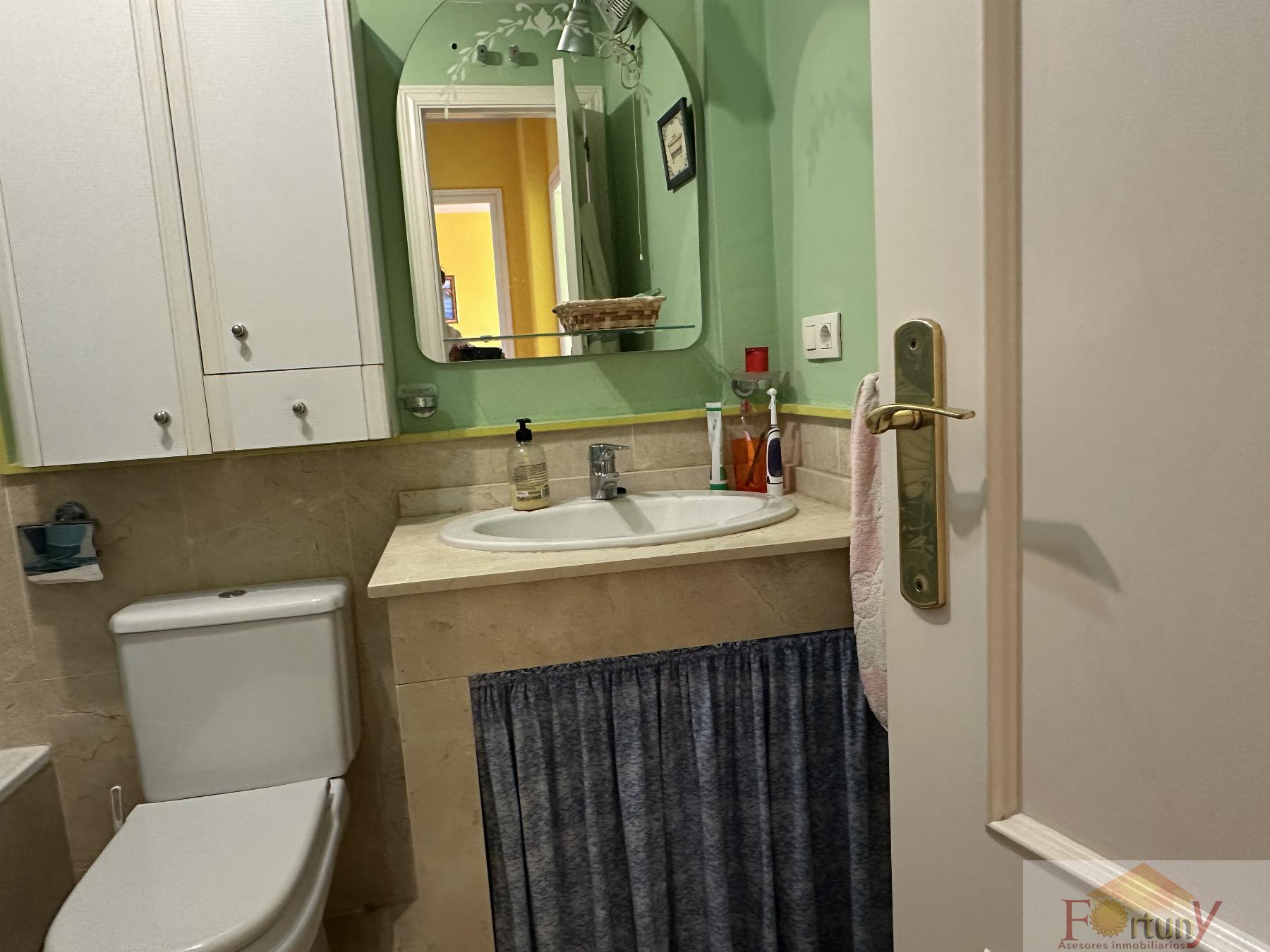 For sale of house in La Herradura