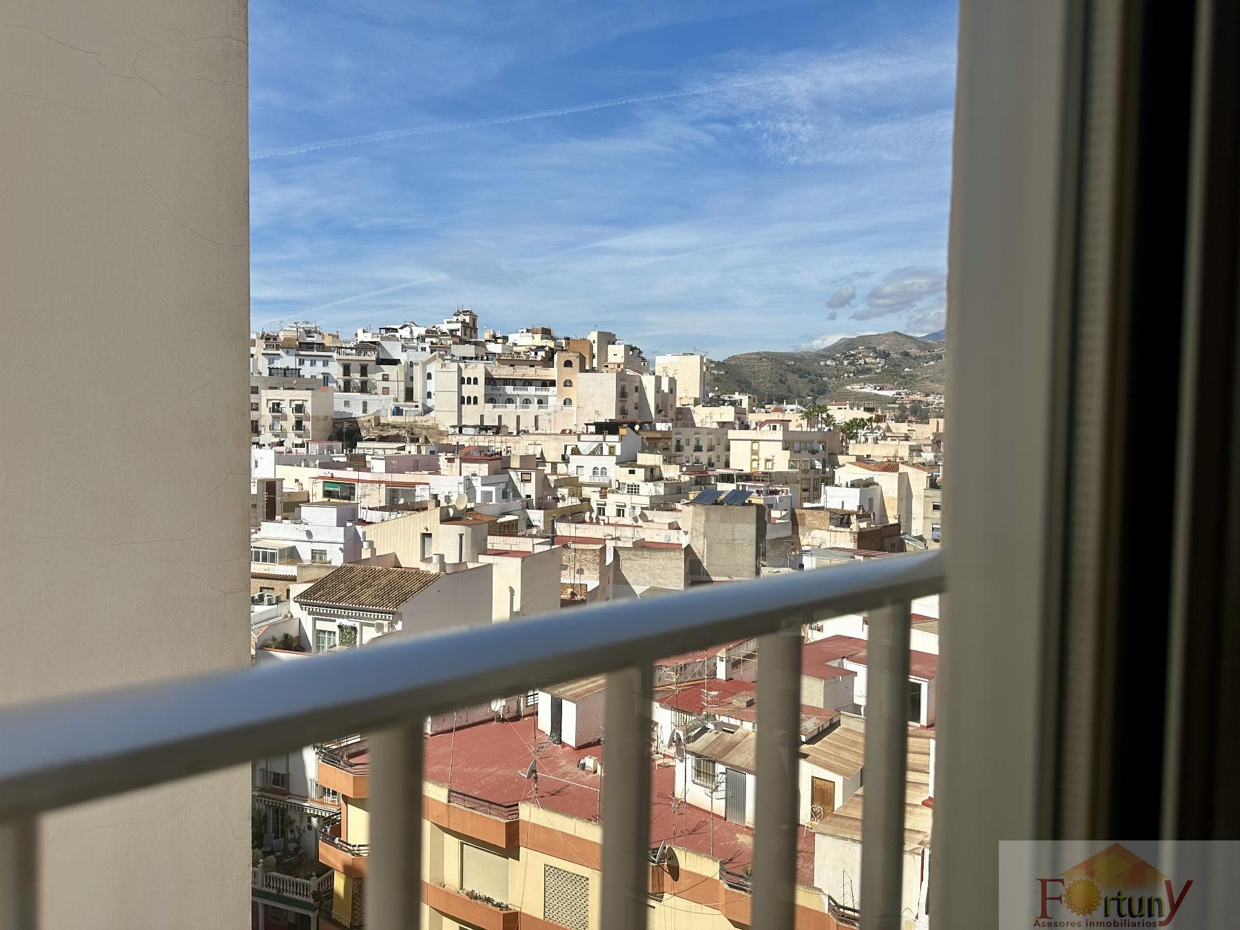 For sale of flat in Almuñécar