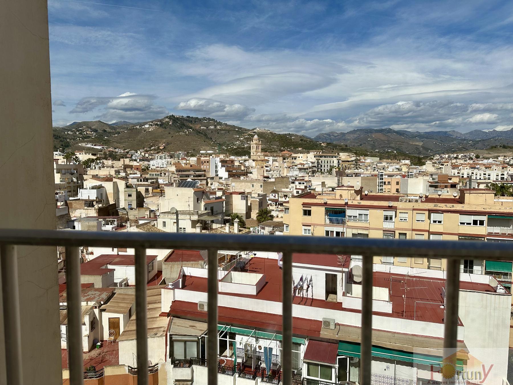 For sale of flat in Almuñécar