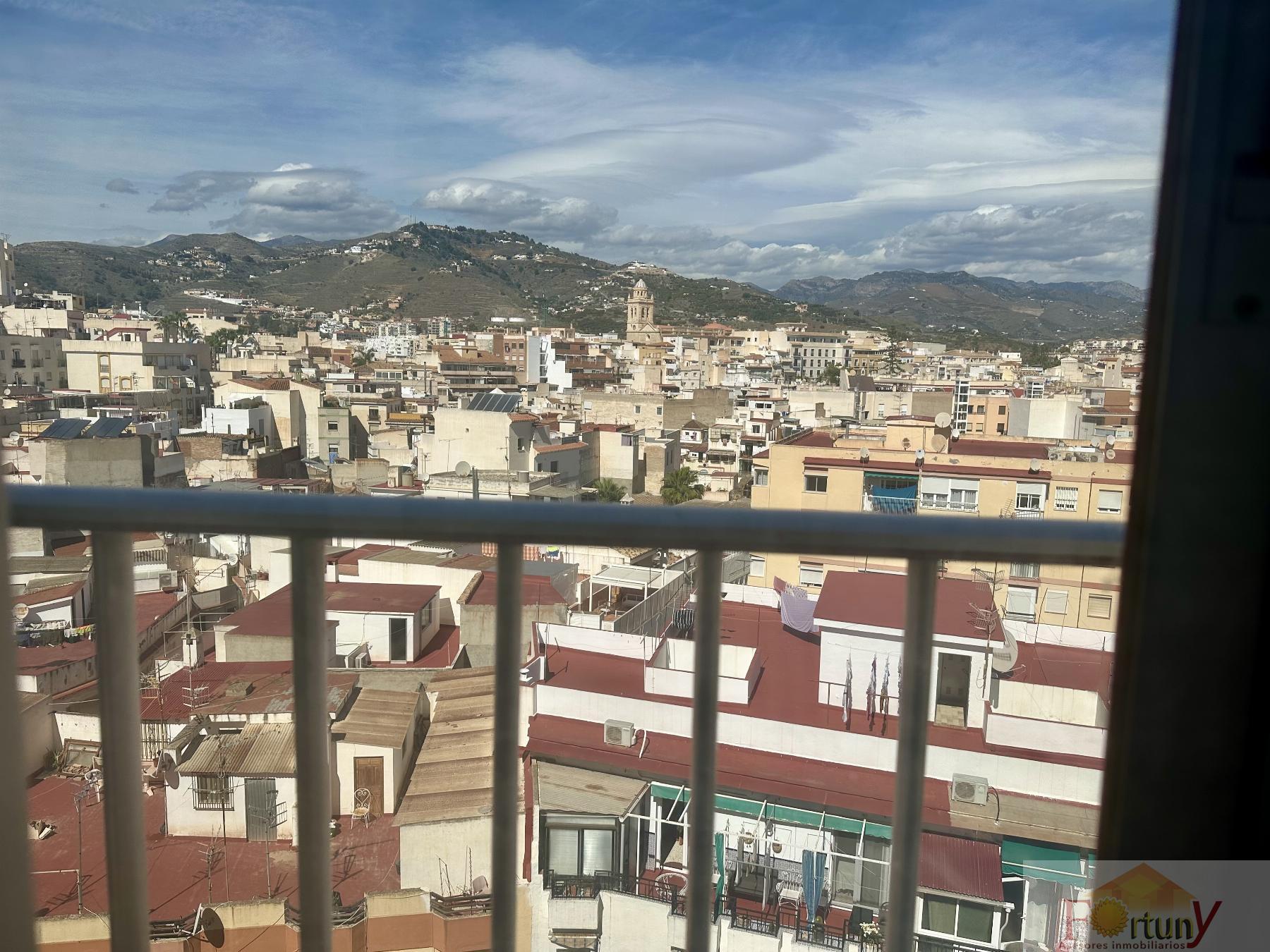For sale of flat in Almuñécar