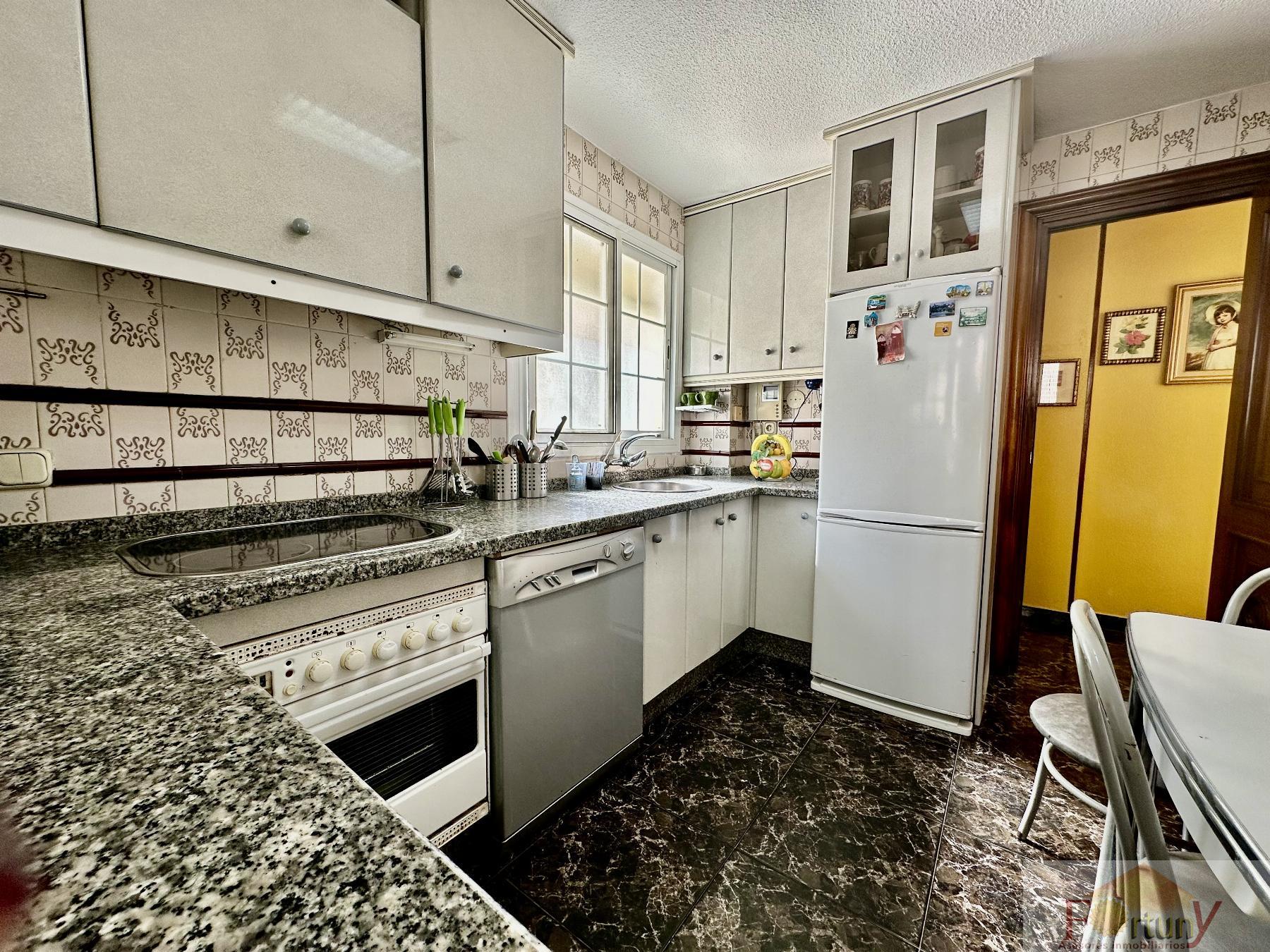 For sale of flat in Almuñécar