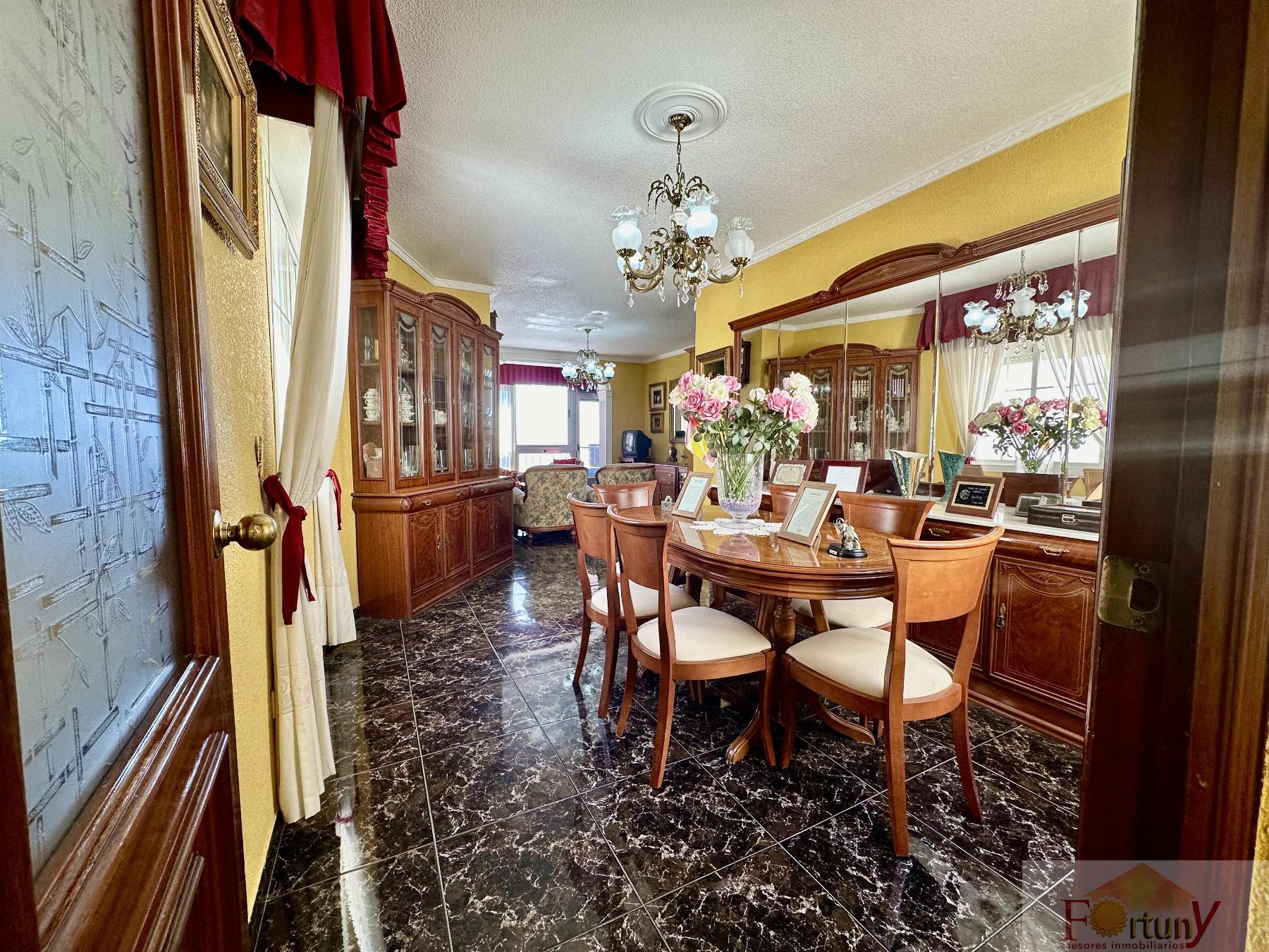 For sale of flat in Almuñécar