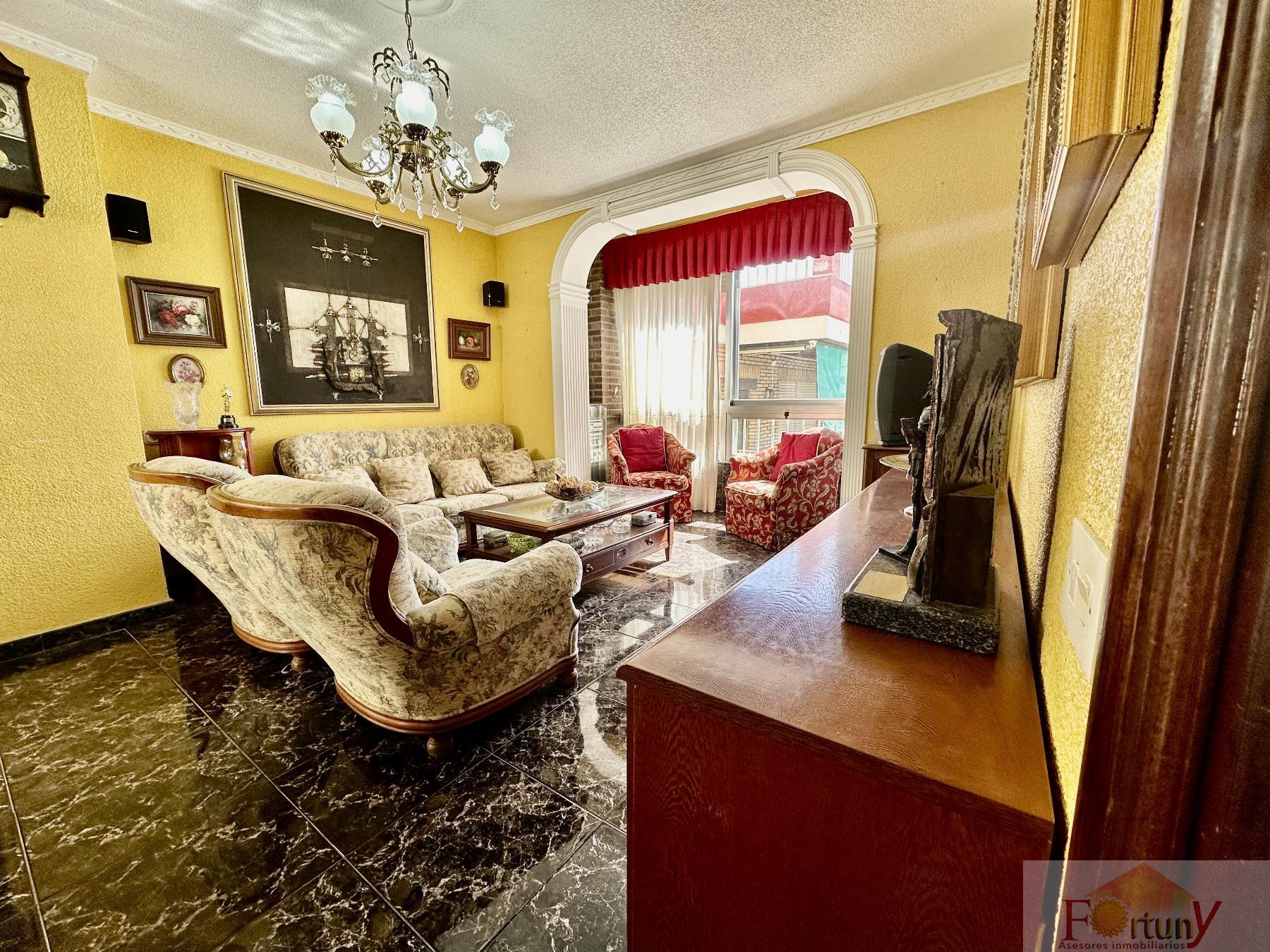 For sale of flat in Almuñécar