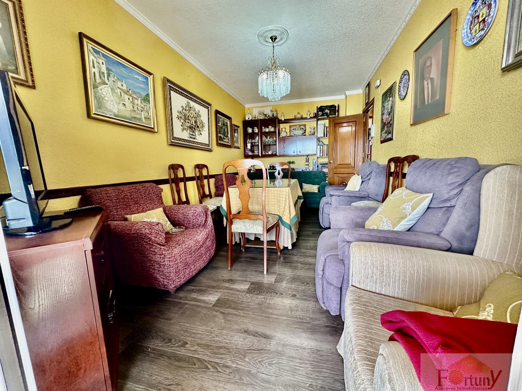 For sale of flat in Almuñécar