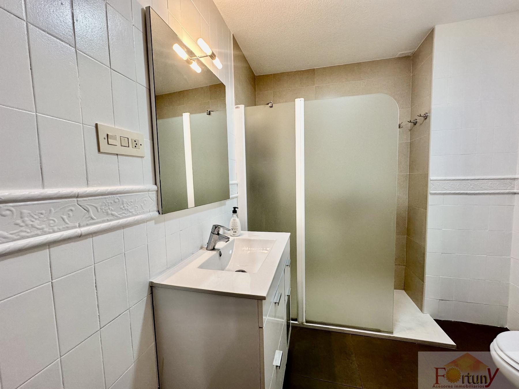 For sale of flat in Almuñécar