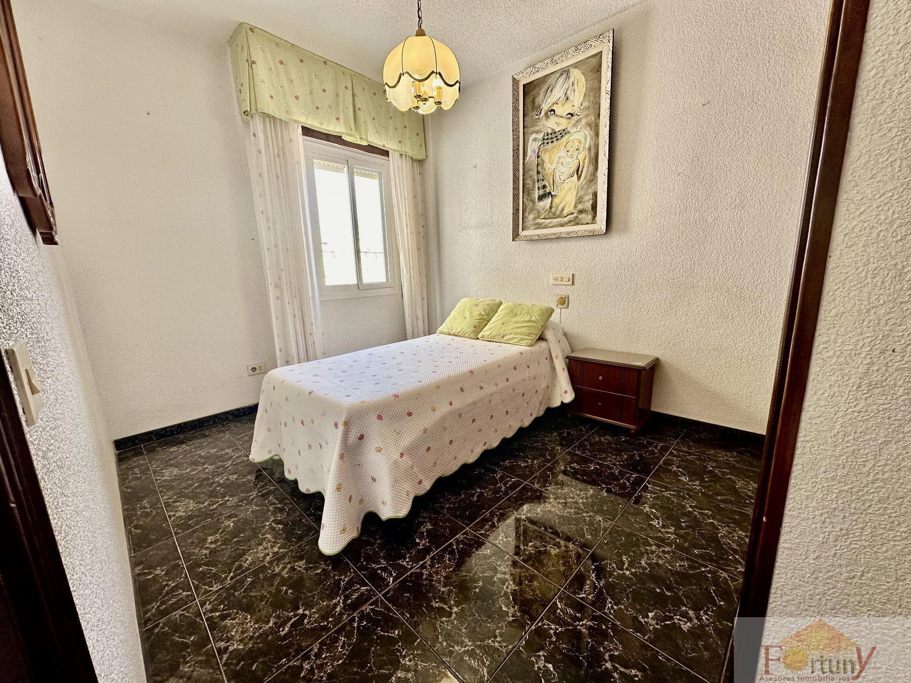 For sale of flat in Almuñécar