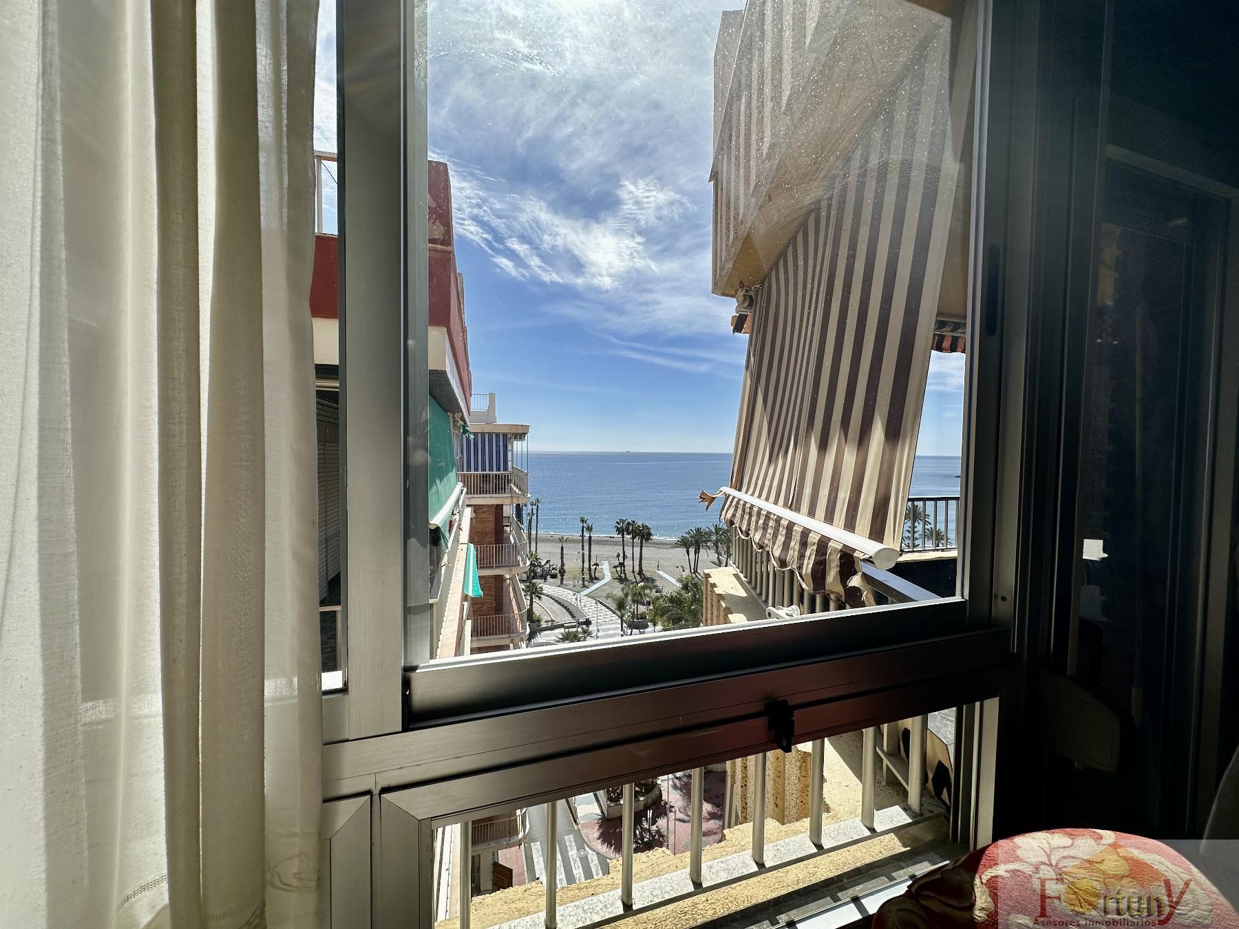 For sale of flat in Almuñécar