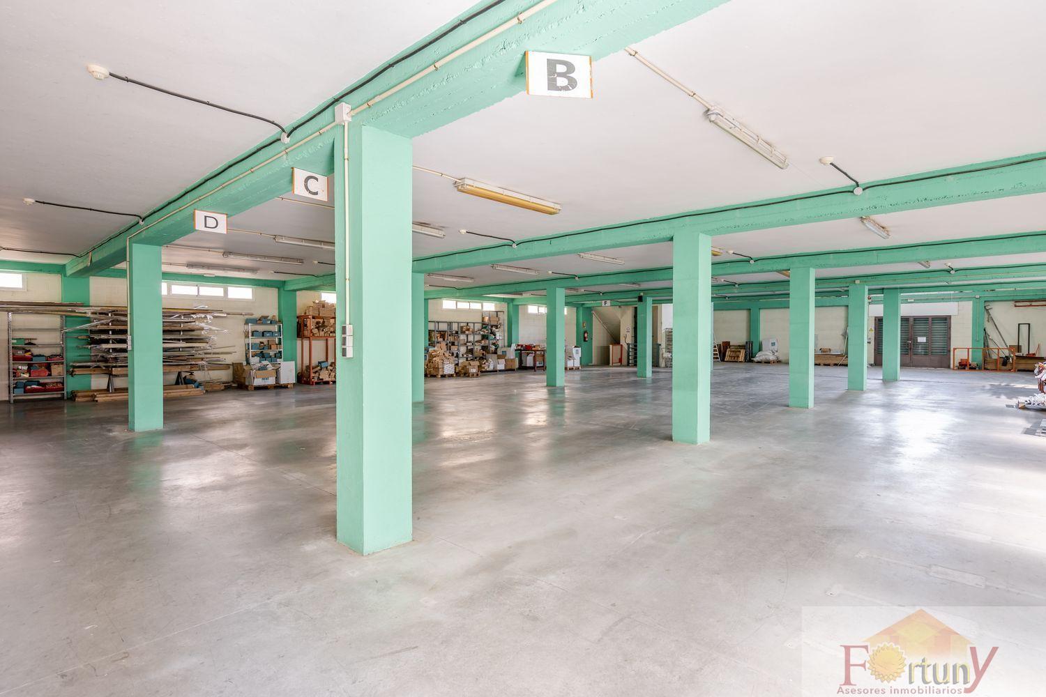 For sale of office in Alhendín