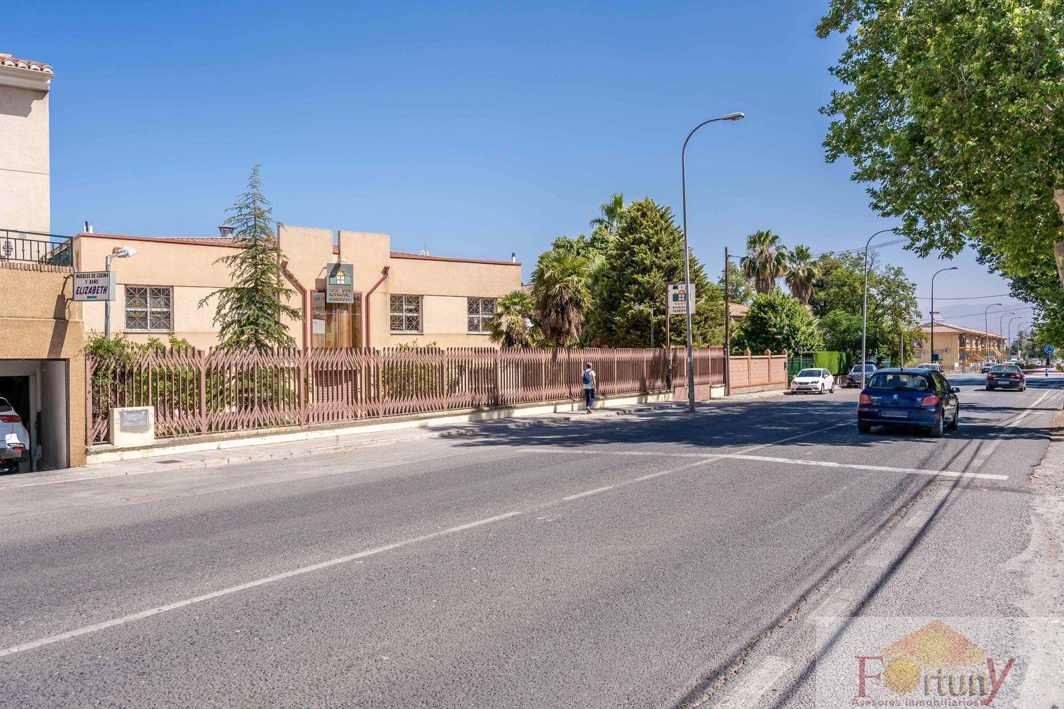 For sale of office in Alhendín