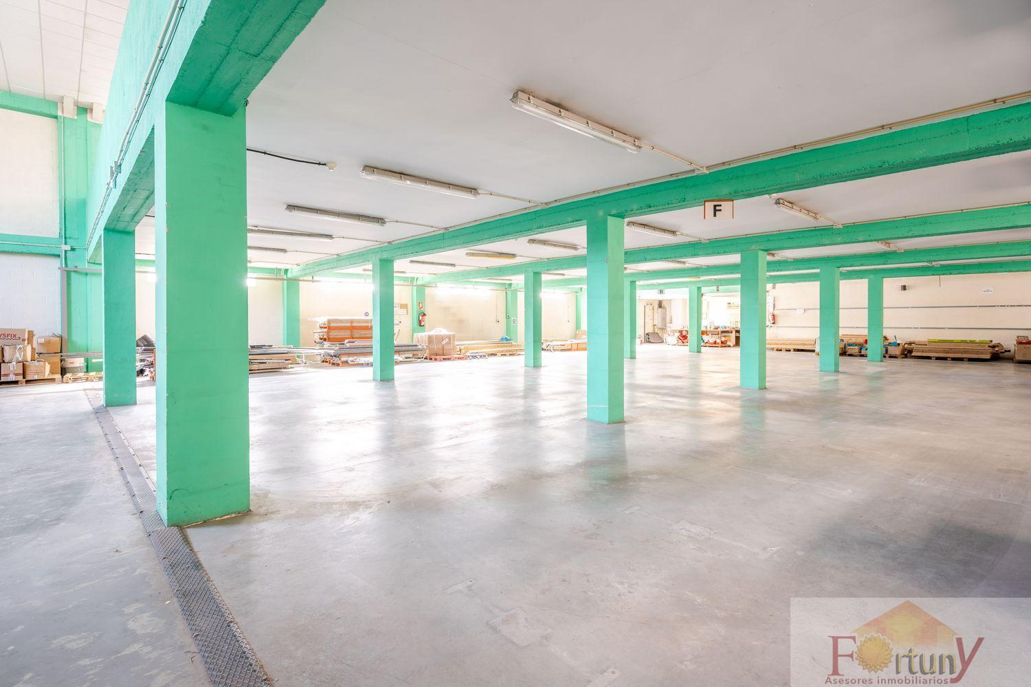 For sale of office in Alhendín