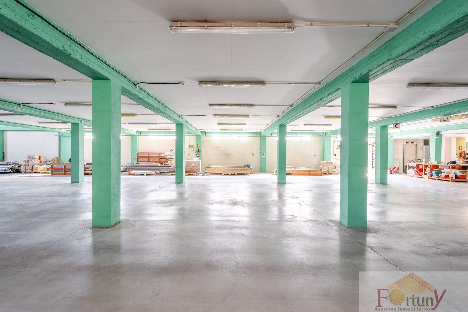For sale of office in Alhendín