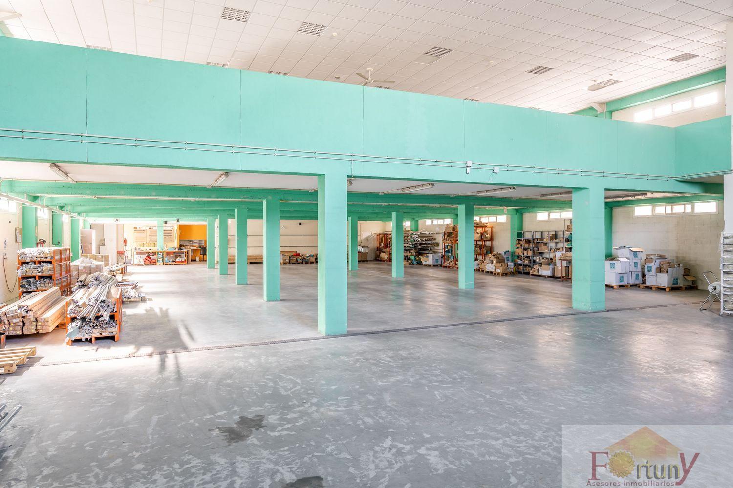 For sale of office in Alhendín
