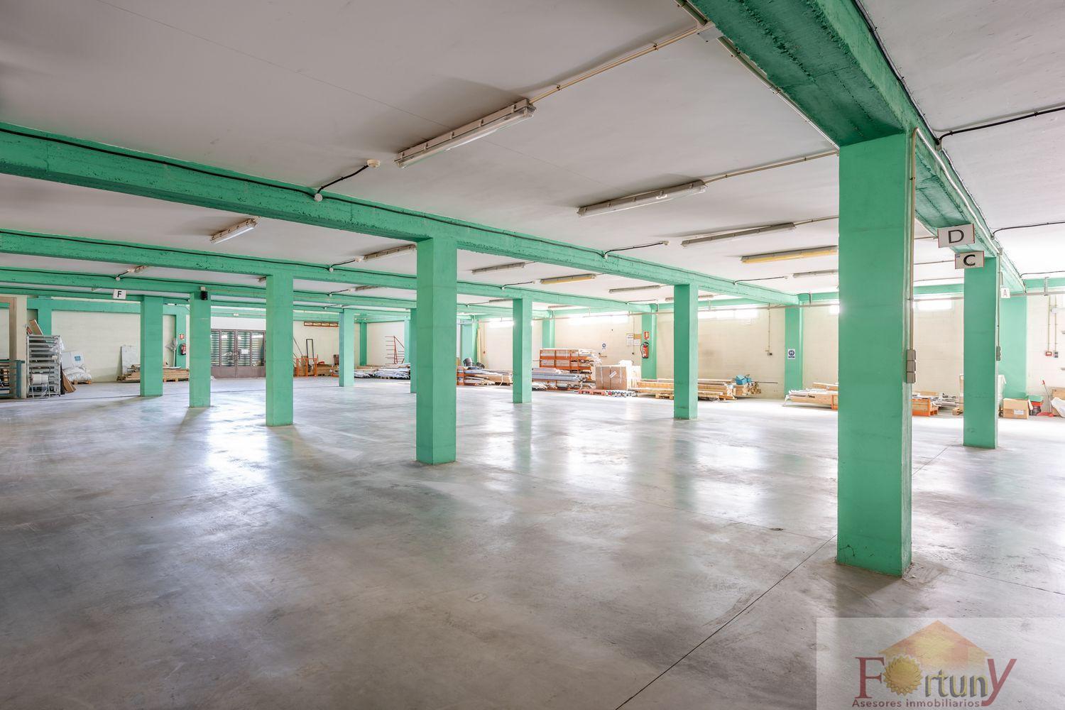 For sale of office in Alhendín