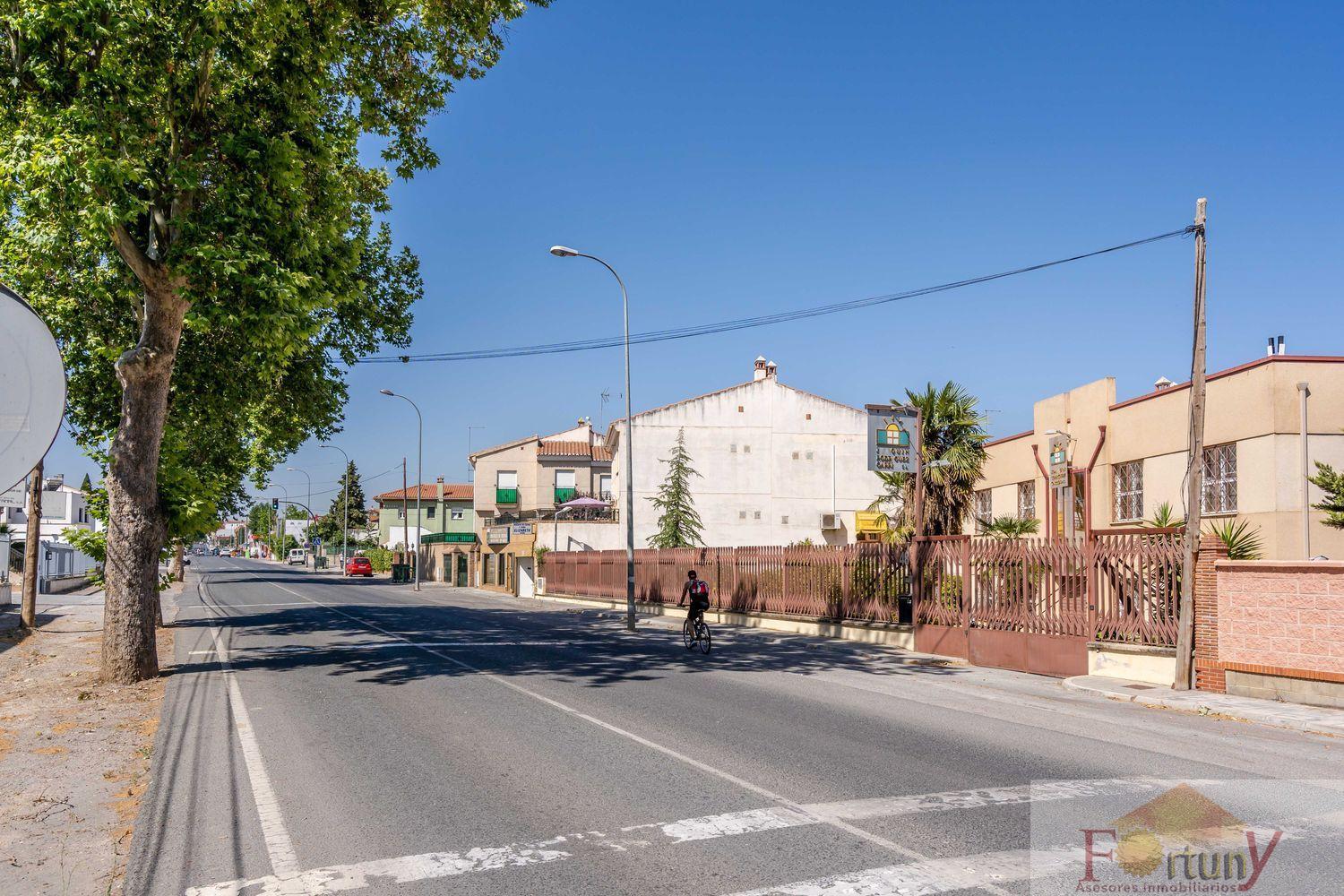 For sale of office in Alhendín