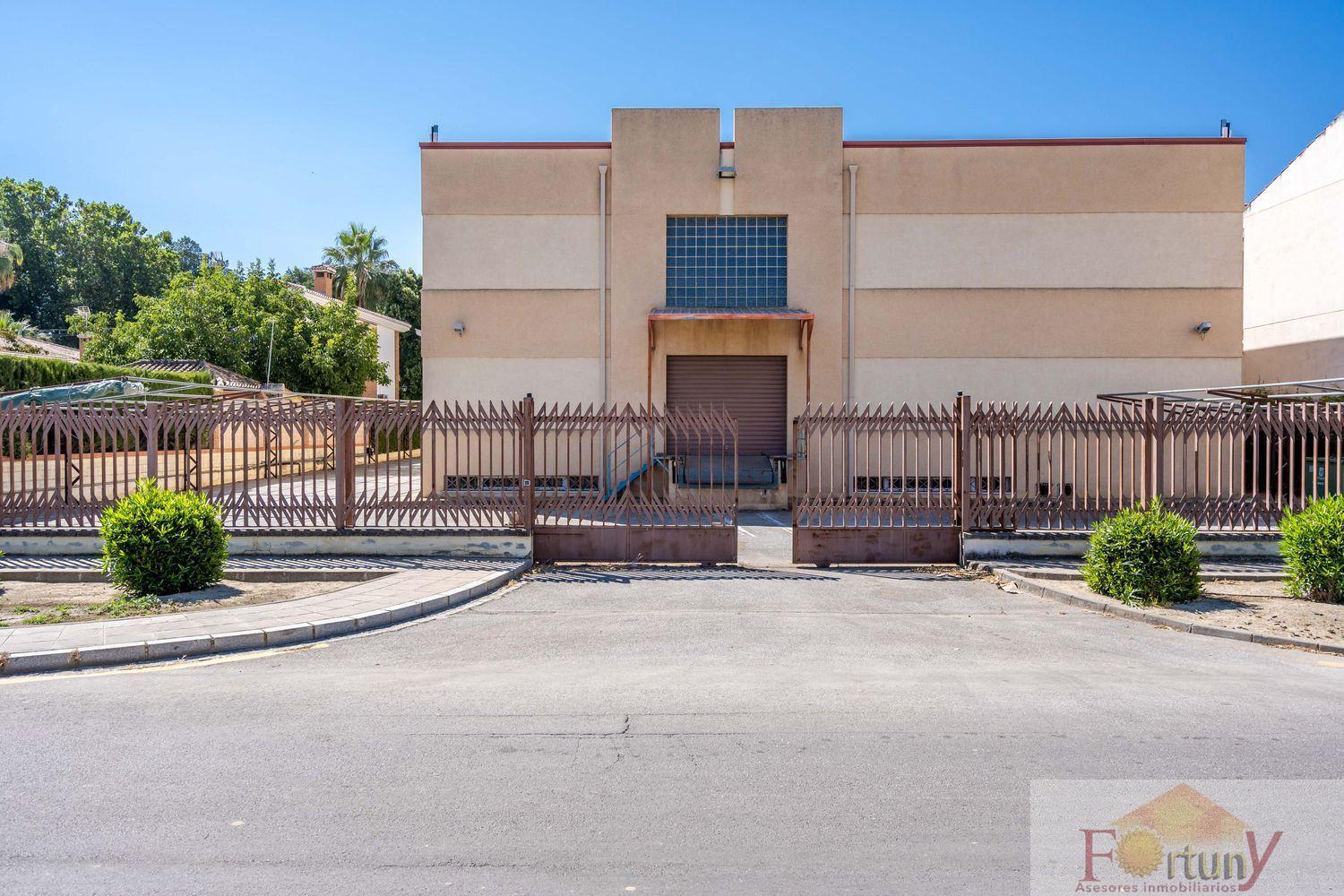 For sale of office in Alhendín