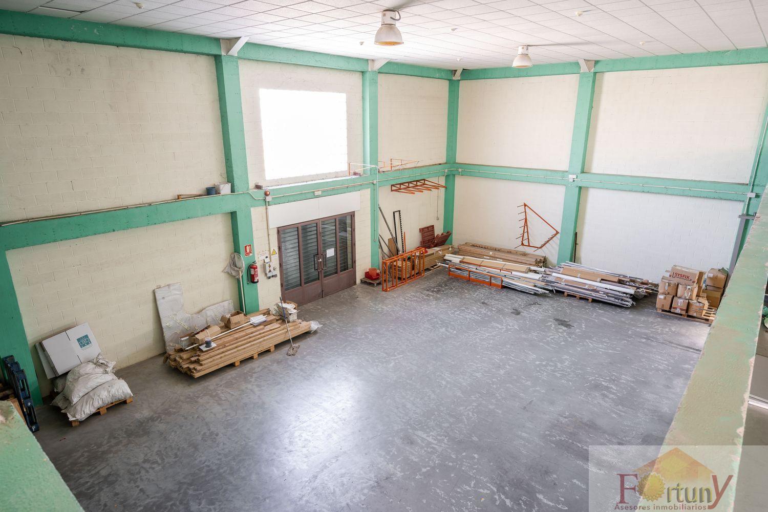 For sale of office in Alhendín