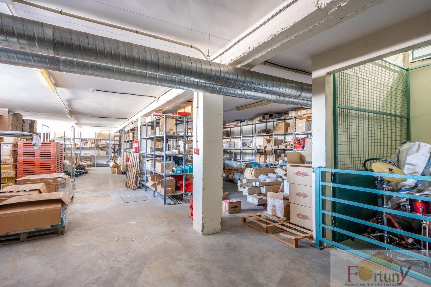 For sale of office in Alhendín