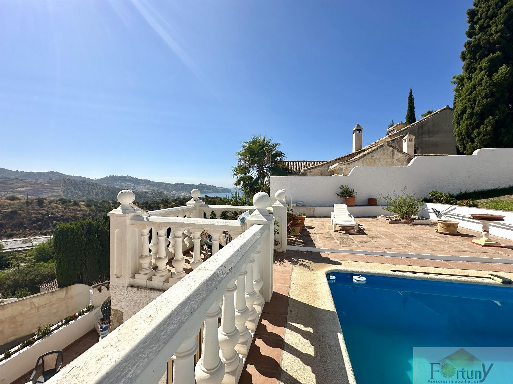 For sale of house in La Herradura